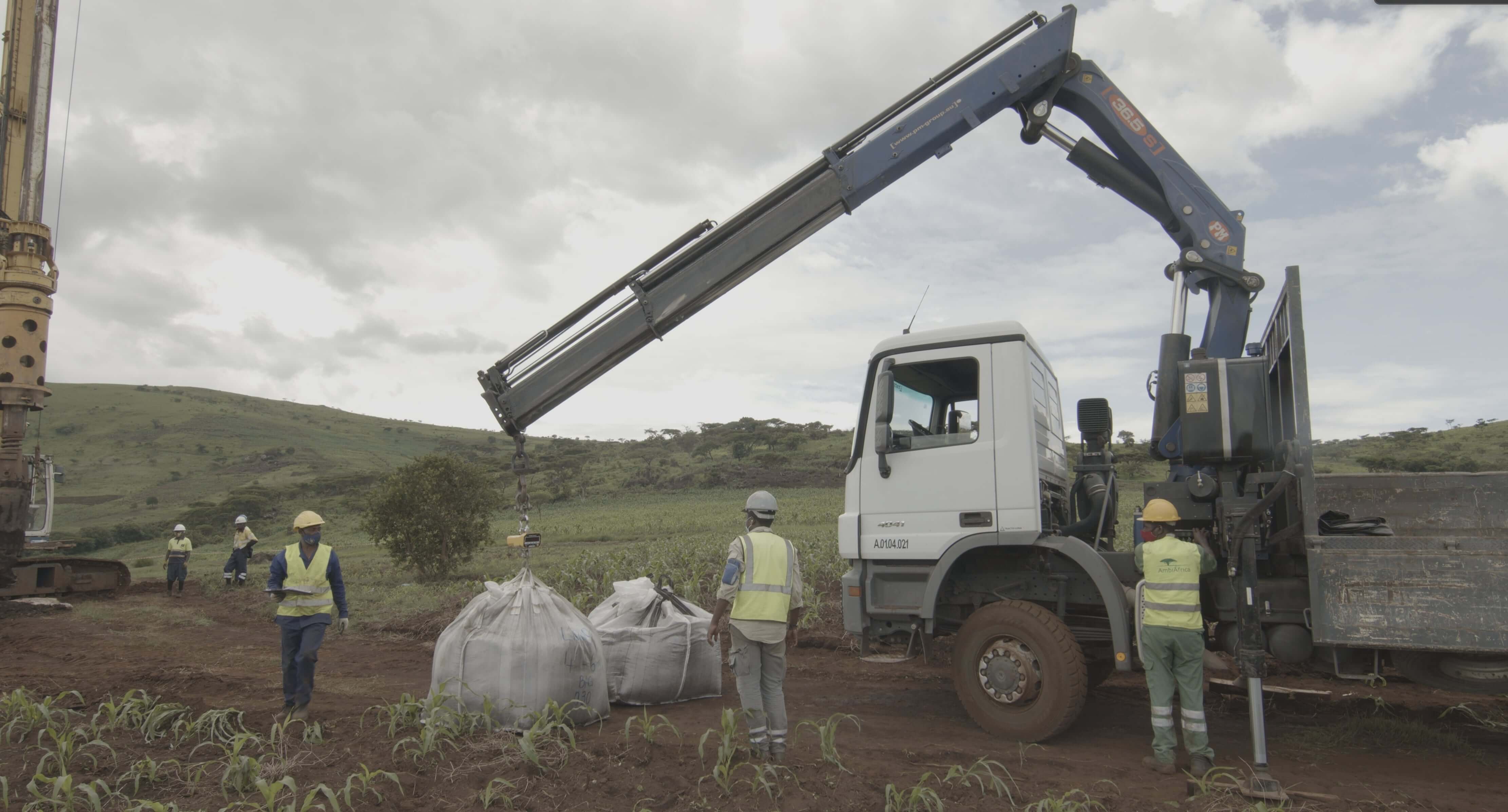 Crane lifting palates